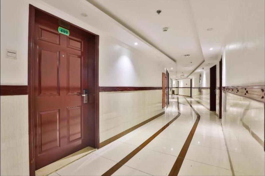 Crown Palace Hotel Ajman Exterior foto